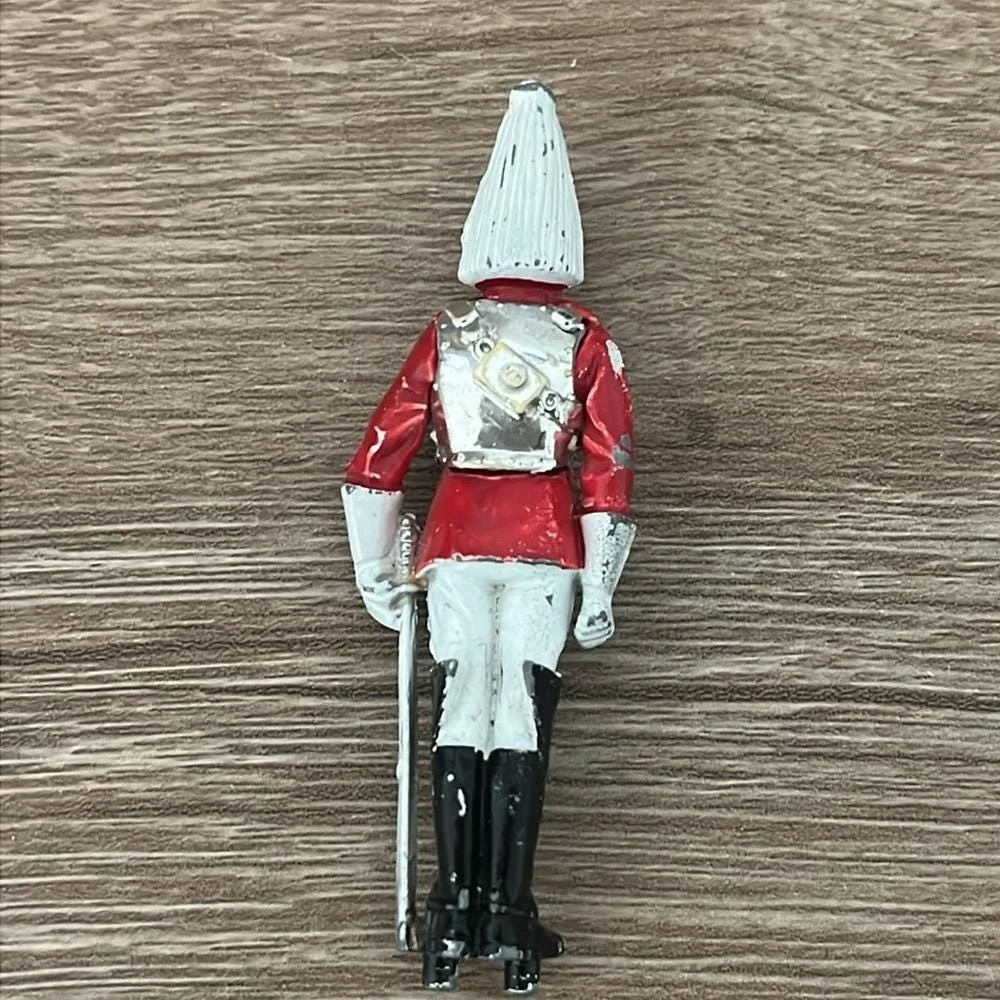 Vintage 1973 Britains Metal Toy Soldier Guard Figure Hand Painted No Base 2.25